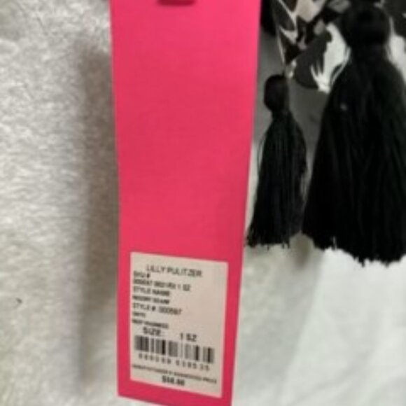 Lilly Pulitzer "Resort" scarf in "Onyx" color and "Reef Madness" pattern NWT - Picture 2 of 4